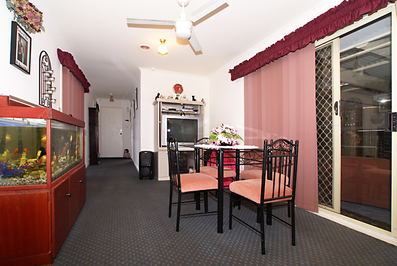 A Quiet Friendly Court Picture 3