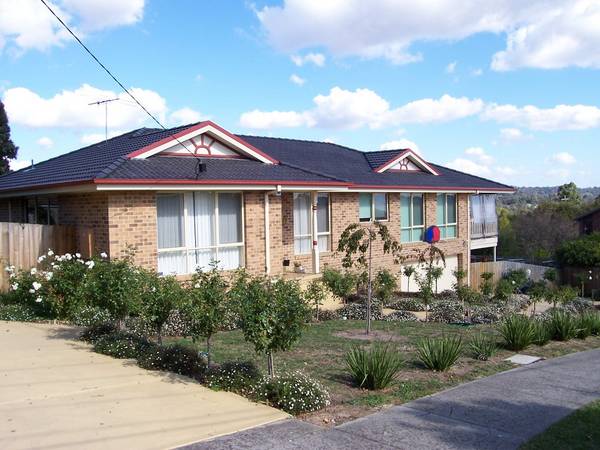 ABSOLUTELY STUNNING! Picture 1