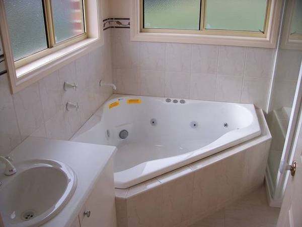 INVESTORS SPECIAL - LEASE BACK Picture 2