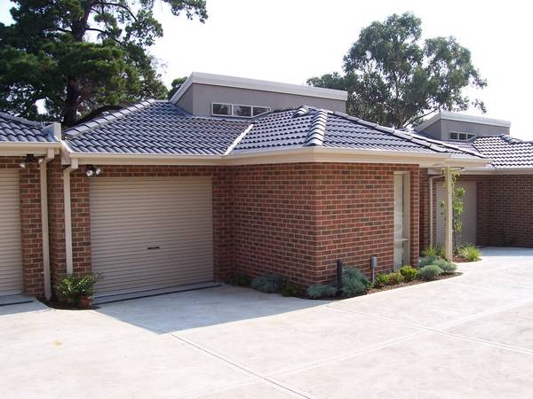 CONTEMPORARY TOWNHOUSE Picture 3