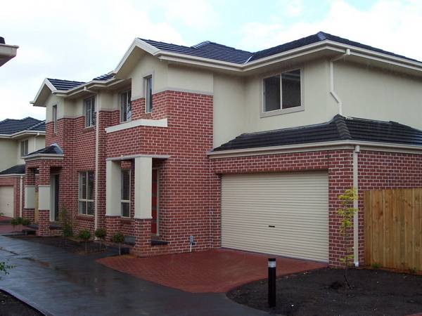 NEW LUXURY TOWNHOUSES Picture 2
