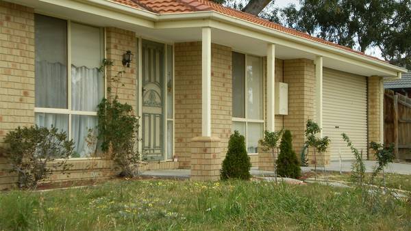 SHORT STROLL TO THE LAKE... Picture