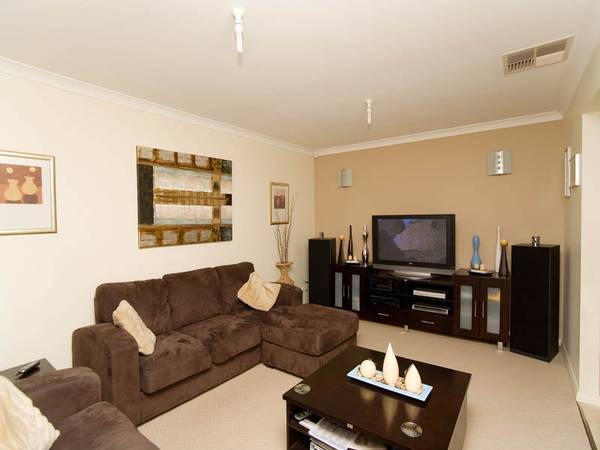 ITS HARD TO BELIEVE THEY'RE SELLING!!!! Picture