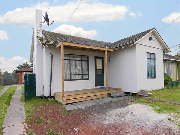 LOOKS ARE DECEIVING Picture 2