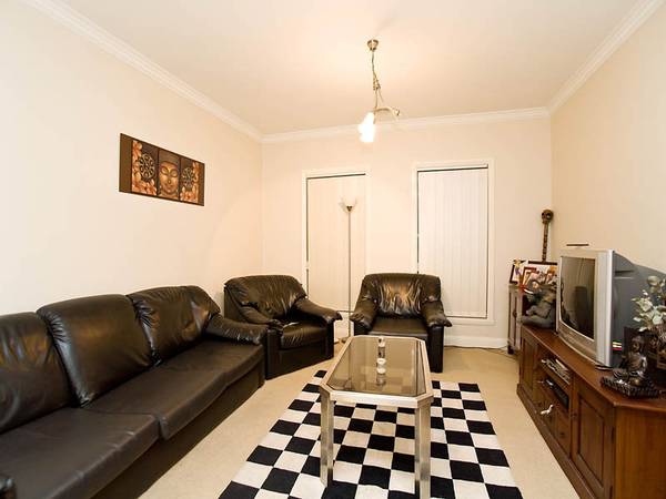 SURROUND YOURSELF WITH STYLE Picture