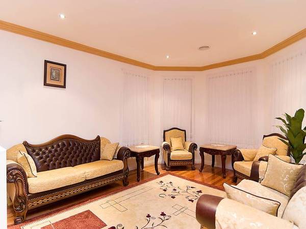 OVER 50 SQUARE HOME WITH CITY VIEW AND LAKE VIEW Picture