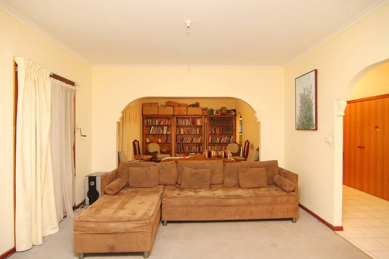 DELIGHTFUL HOME IN AN IDEAL POSITION Picture