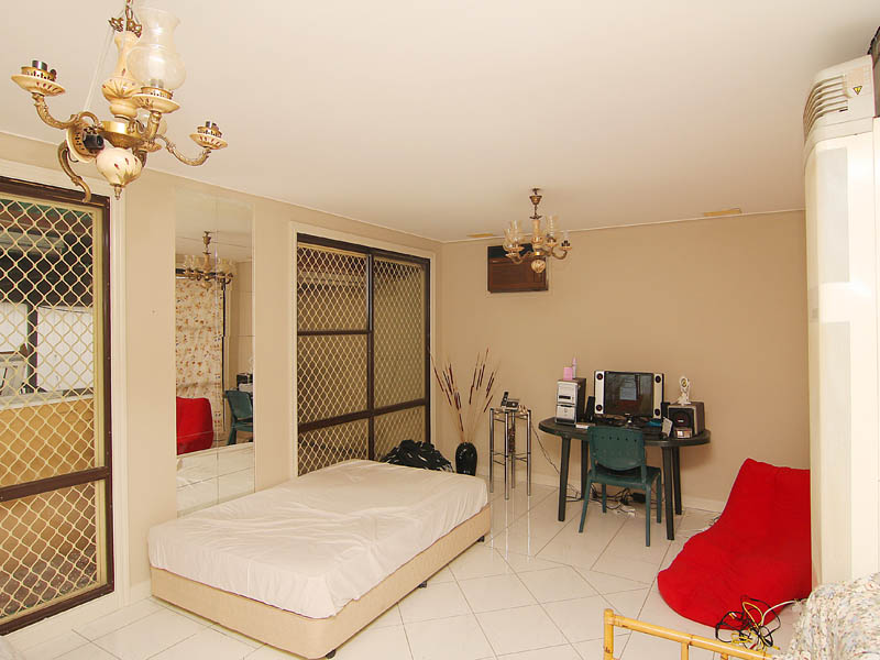 OPPORTUNITY KNOCKS Picture 2