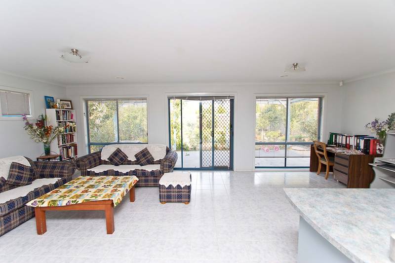 EYE TEASER, PURSE PLEASER Picture