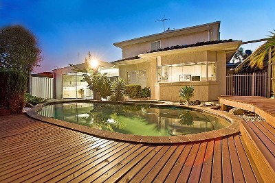 ELEGANT STYLE AND CLASS....... Picture