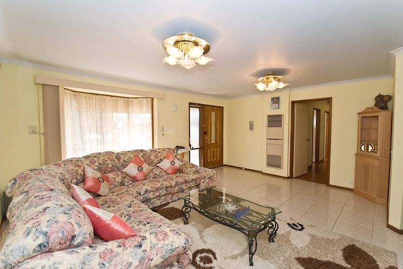 A REAL FAMILY FAVOURITE (APPROX 752m2) Picture 3