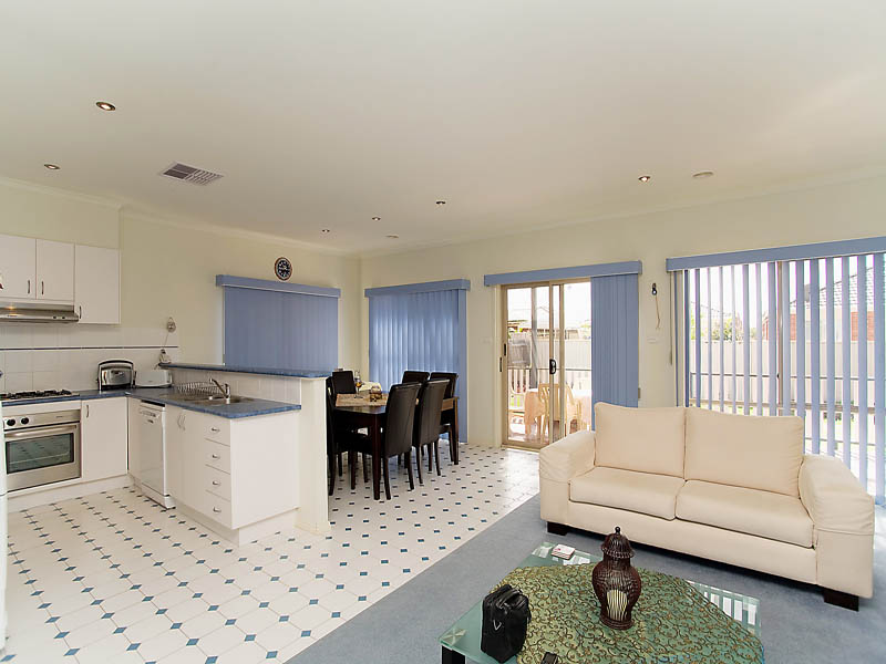 IT'S NOW OR NEVER Picture 3