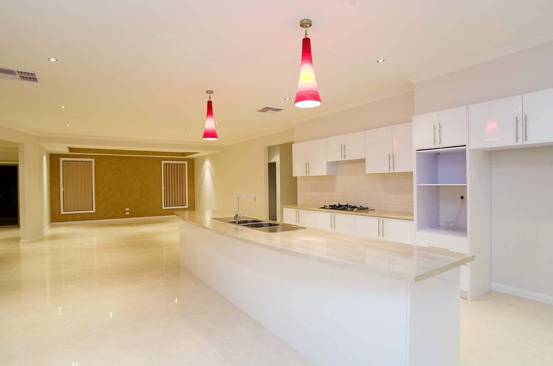 NEW BORN HOUSE Picture 2