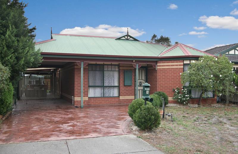 GEM IN A BEAUTIFUL SETTING Picture 1