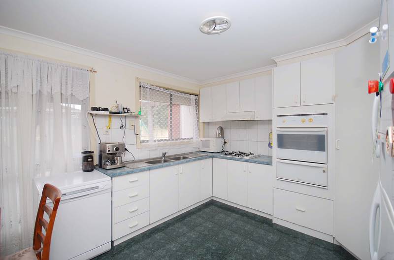 TRENDY LOW MAINTENANCE LIVING Picture 2