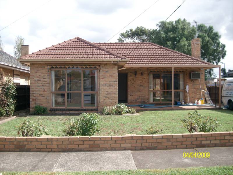 Quality Thomastown Living Picture 1