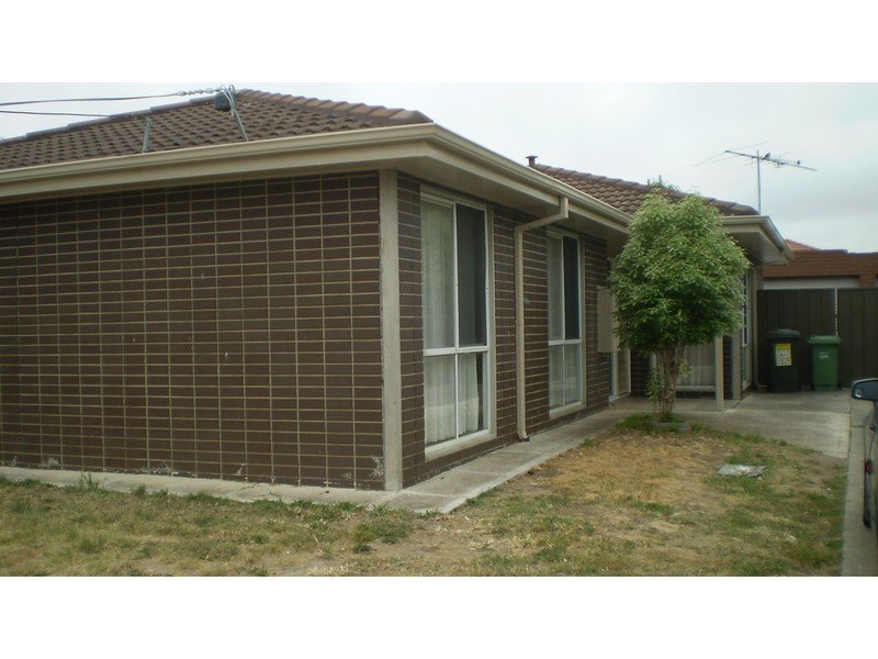 GREAT LOCATION IN A QIUET COURT Picture 1