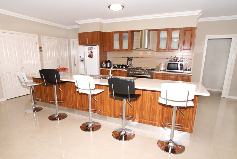 OUTSTANDING RESIDENCE WITH QUALITY FEATURES Picture 3