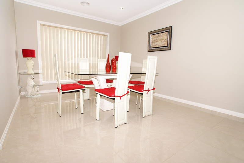 OUTSTANDING RESIDENCE WITH QUALITY FEATURES Picture 2