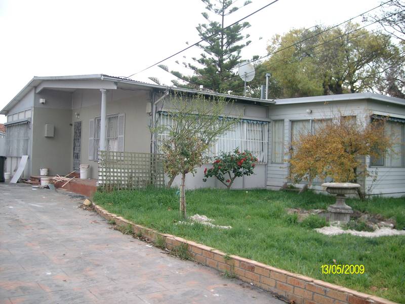 Four Bedrooms & Fully renovated! Picture