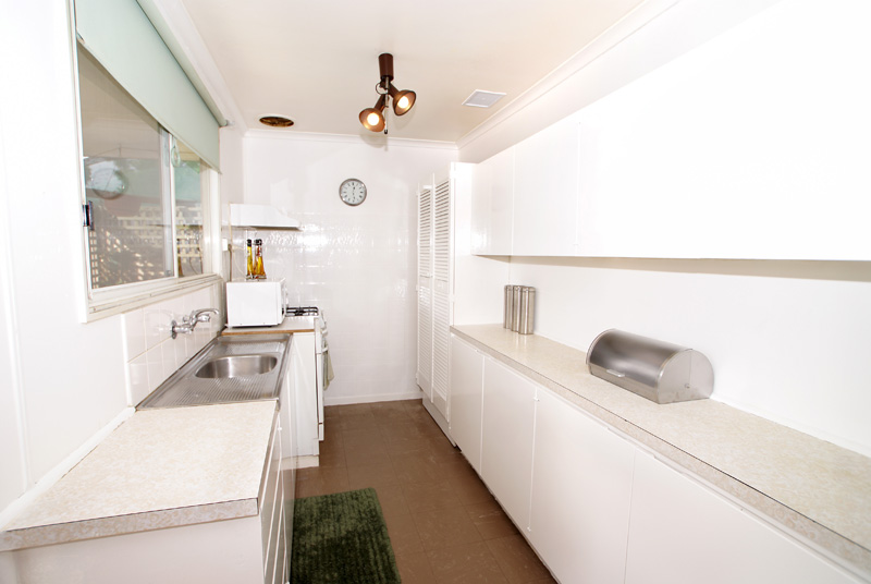 CLEAN AS A WHISTLE Picture 2