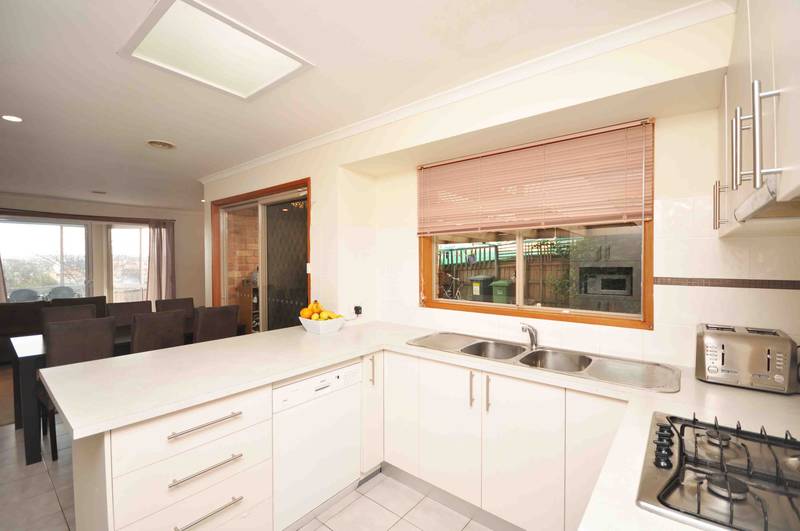 DESIGNED FOR A FAMILY TO LIVE IN COMFORT Picture 3