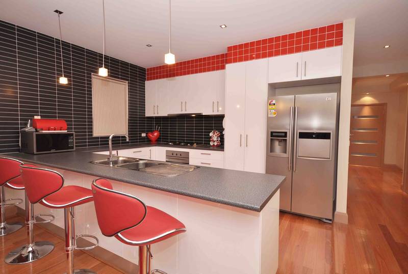 GOOD AS NEW! Picture 2