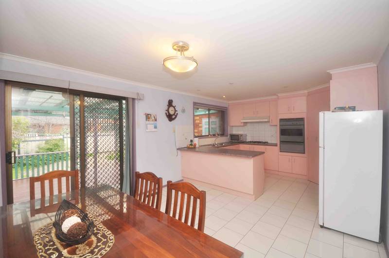 SIZED RIGHT, POSITIONED PERFECT Picture 3