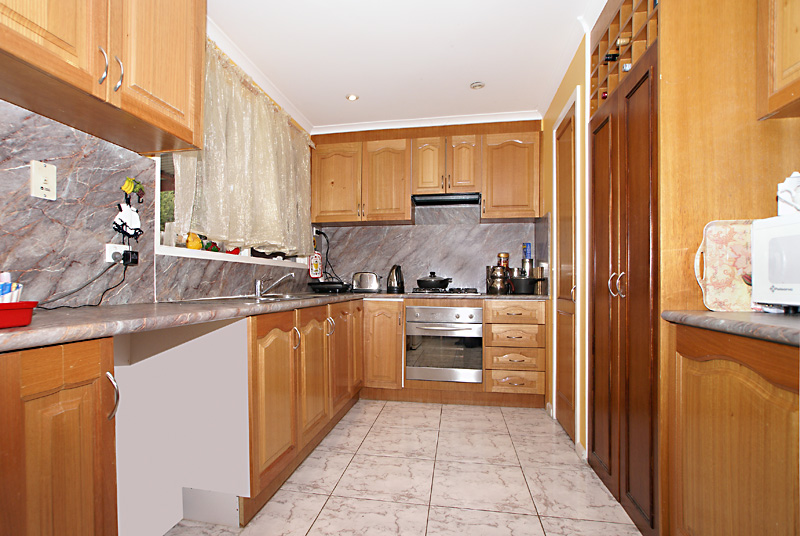 CORNER BLOCK WITH ENDLESS OPPORTUNITIES Picture 2