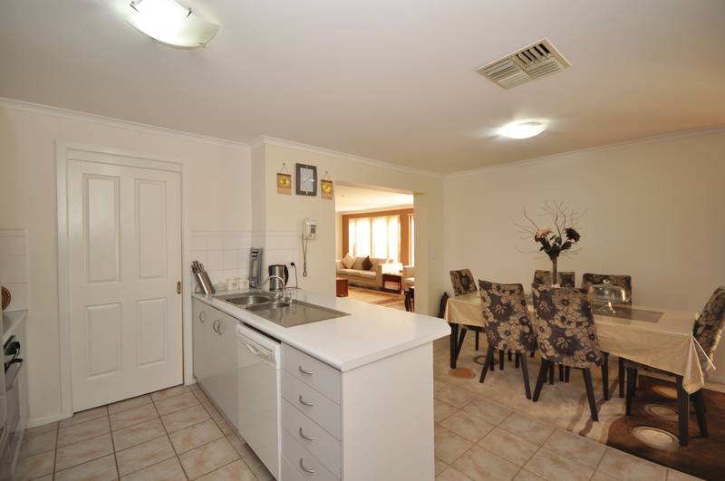 VENDOR SAY'S SELL! Picture 3