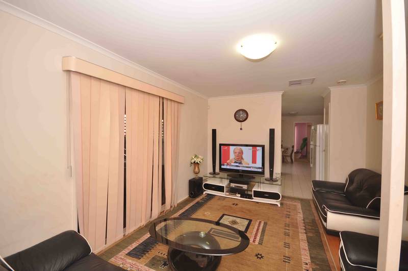 BETTER THAN NEXT DOOR!! Picture 3