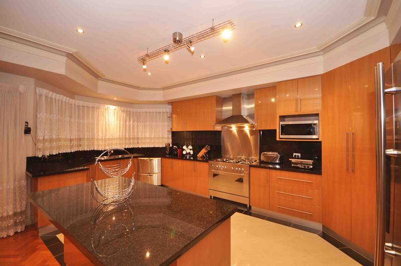 LUXURY LIVING, GRAND LOCATION Picture 2