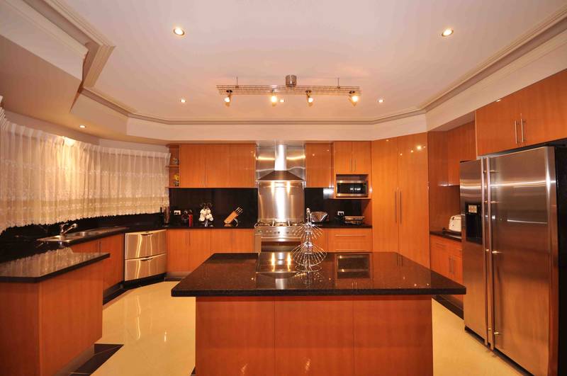 LUXURY LIVING, GRAND LOCATION Picture 3