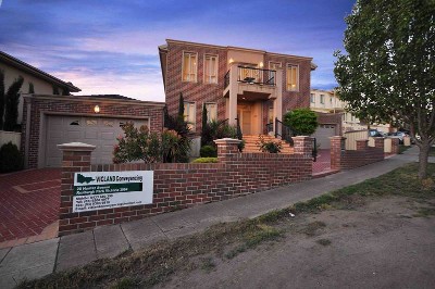 LUXURY LIVING, GRAND LOCATION Picture LUXURY LIVING, GRAND LOCATION Picture