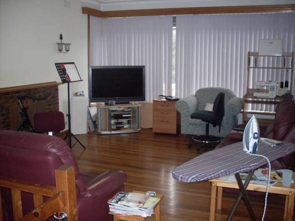 Perfect Location!!! Picture 3