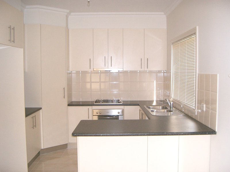 Need room to move, STOP and look at me! Picture 3