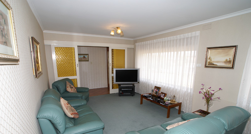 WOW 5 BEDROOMS! Picture 3