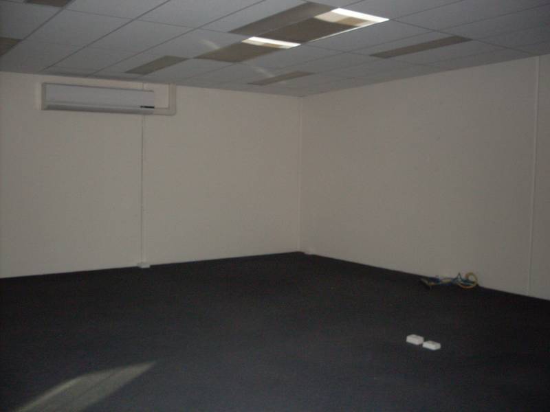 Perfect Location! Perfect Oppertunity! Picture 2