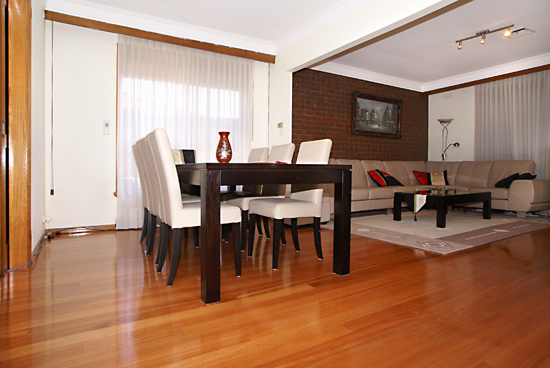 LARGER THAN LIFE Picture 3