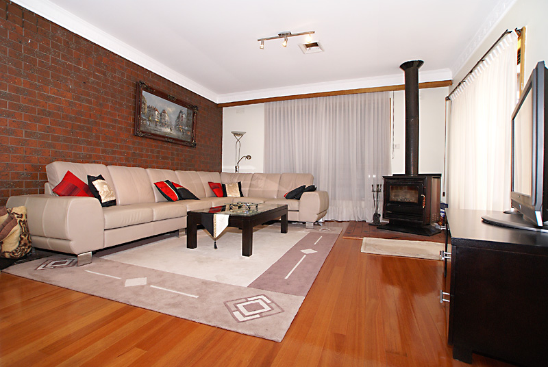 LARGER THAN LIFE Picture 2