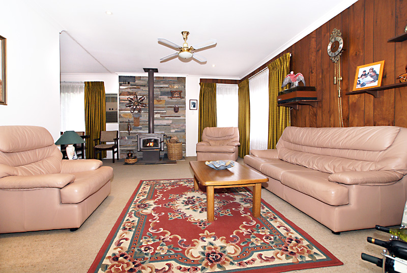 Prominent Position, Wonderful Family Home!! Picture 2