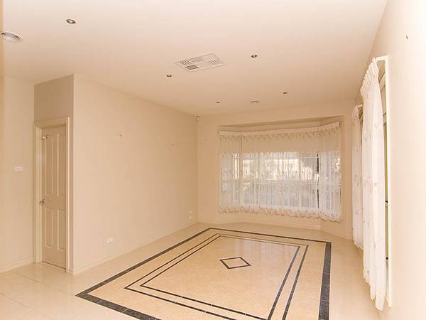 DESIGNED TO MAKE AN IMPRESSION Picture 3