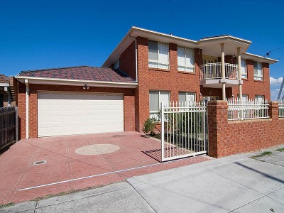 LIVE LIKE A KING Picture