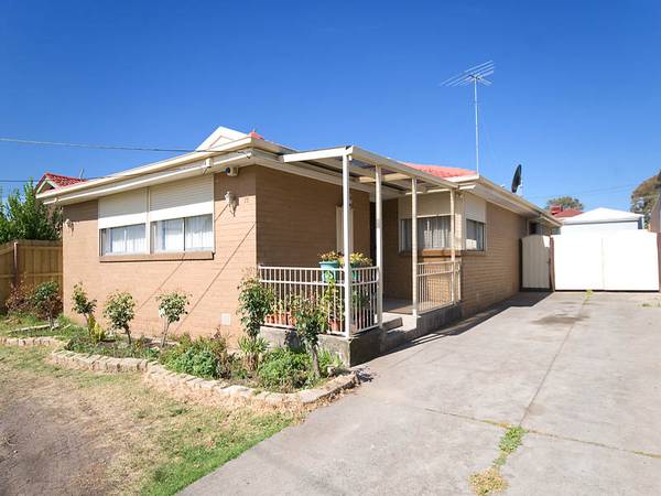 THE WELCOMING FEELING Picture 1