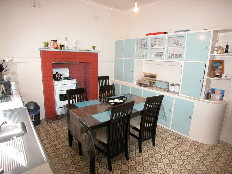 DON'T JUST LOOK GLAZE AT THIS Picture 3