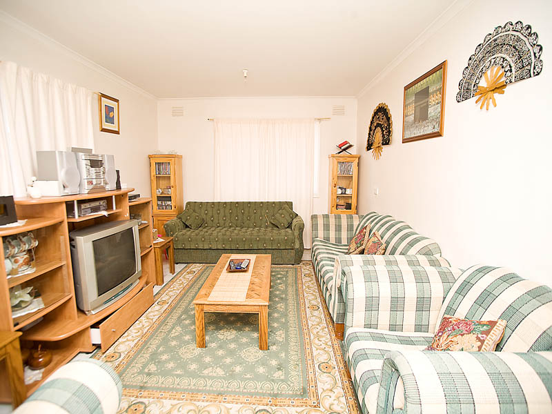 AFFORDABLE FIRST HOME Picture 3