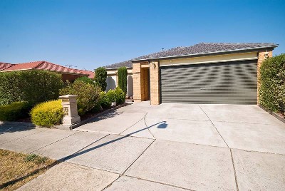 STANDSOUT AND WELCOMING Picture