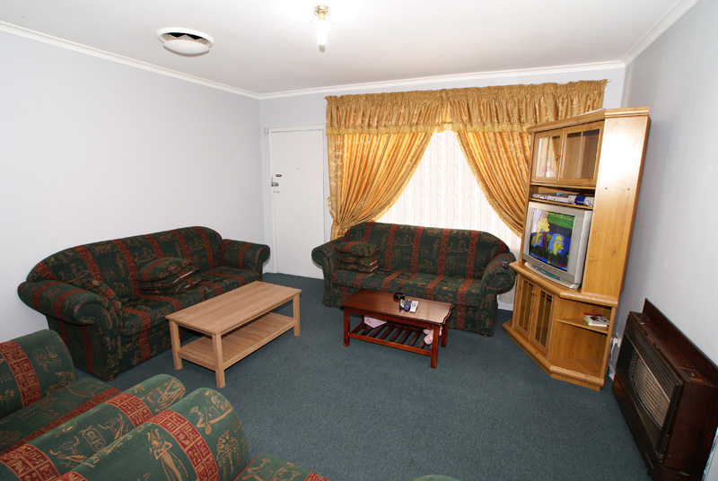 NEST, INVEST OR SUITABLE FOR THE LARGER FAMILY... Picture 3