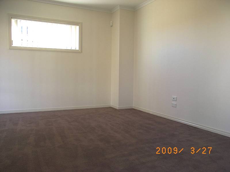 BRAND NEW T/HOUSE Picture 3