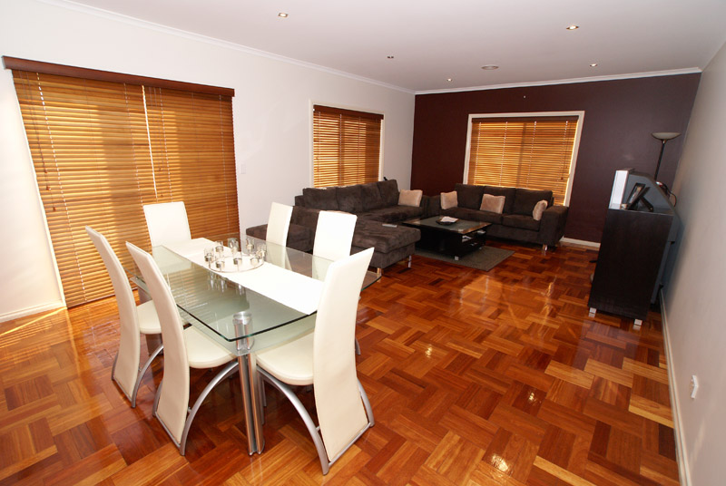 YOUNG AND MODERN Picture